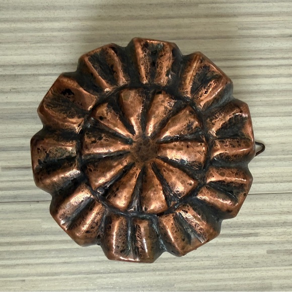 Vintage Copper Cake or Gelatin Mold - Picture 2 of 6
